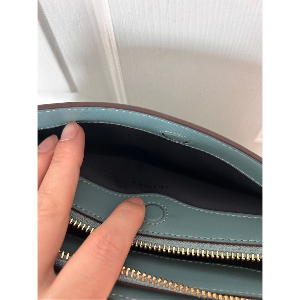 COACH MARINE Smooth Lthr Signature Chain Crossbody 78801 blue/green - Picture 10 of 13
